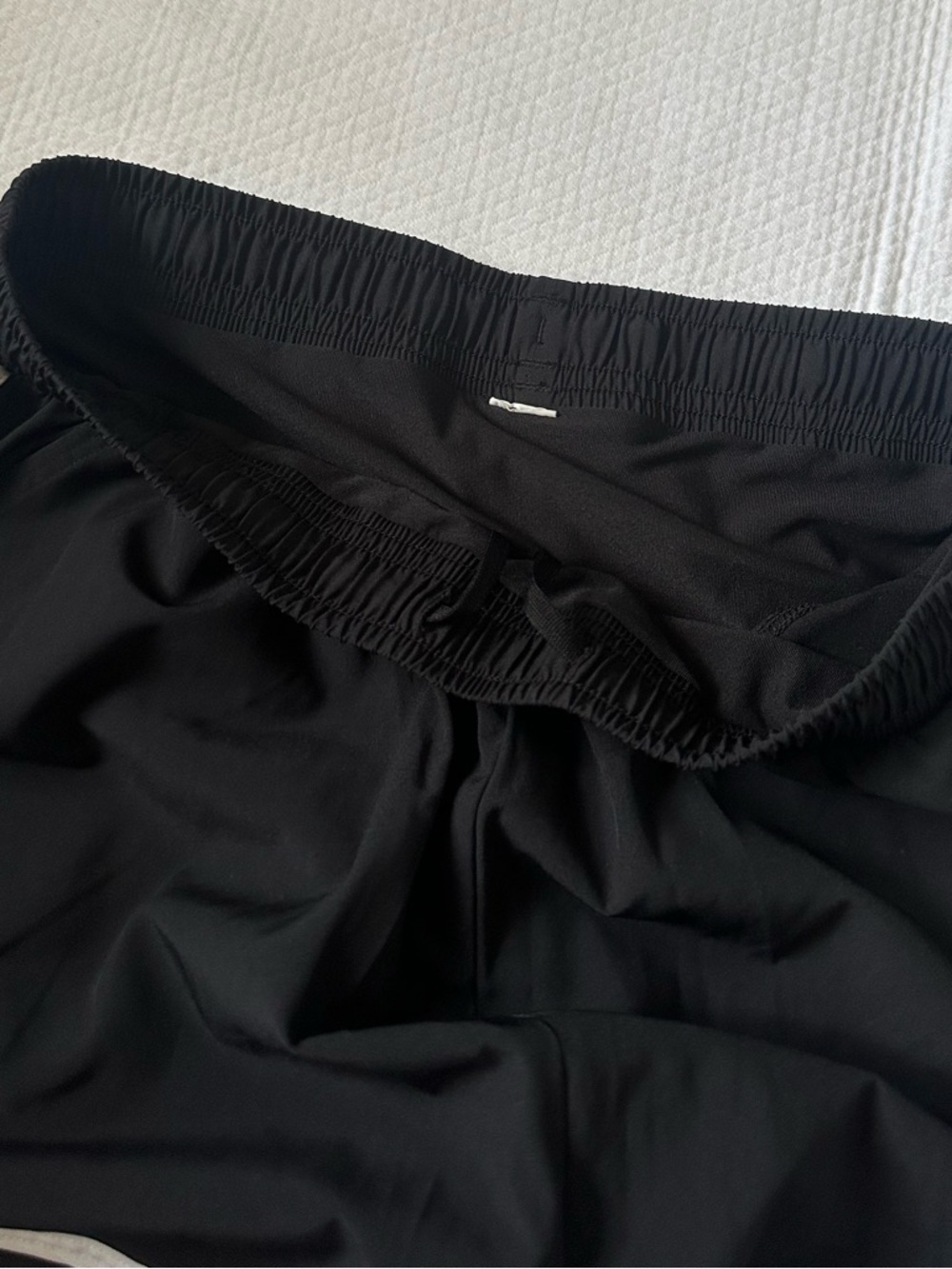 Alo Yoga Ivy League Dolphin Shorts in Black Small - Picture 5 of 5